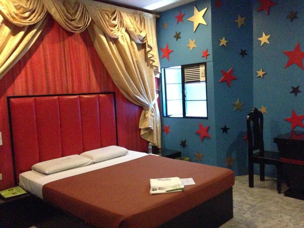 Hollywood Drive-In Hotel Baguio City Buitenkant foto